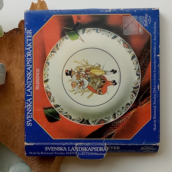 Vintage Rorstrand Swedish National Costumes "Blekinge" Collector Plate - Picture 5 of 6